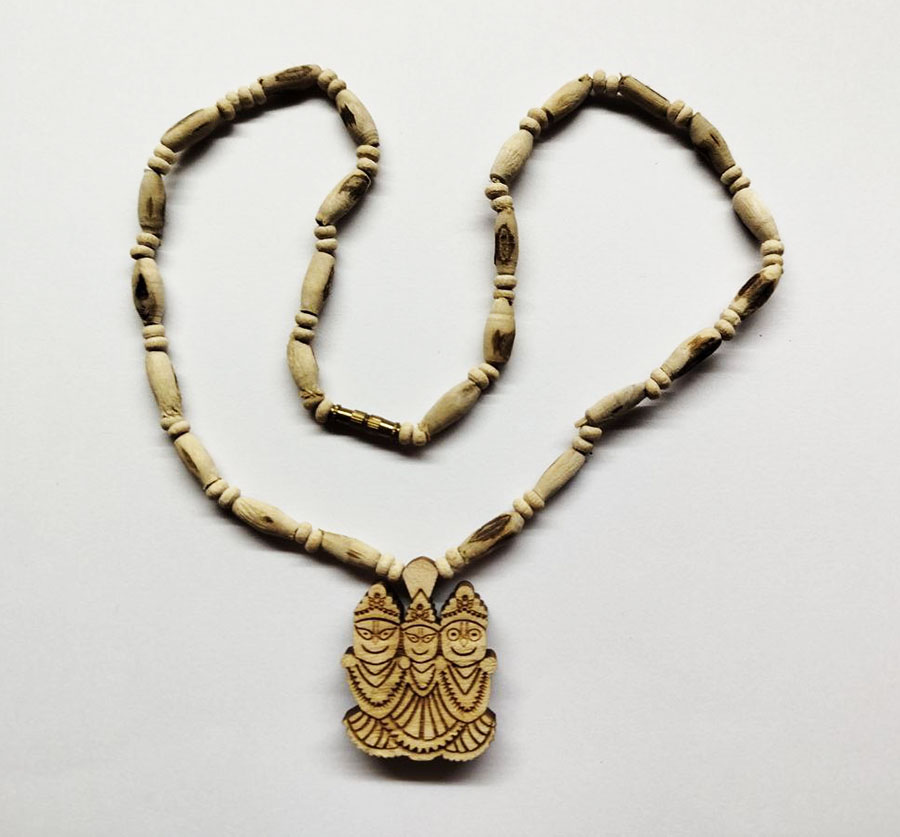 Кантхi-мала Tуласi з кулоном Jagannath-Baladeva-Subhadra Кантхi-мала Tуласi з кулоном Jagannath-Baladeva-Subhadra